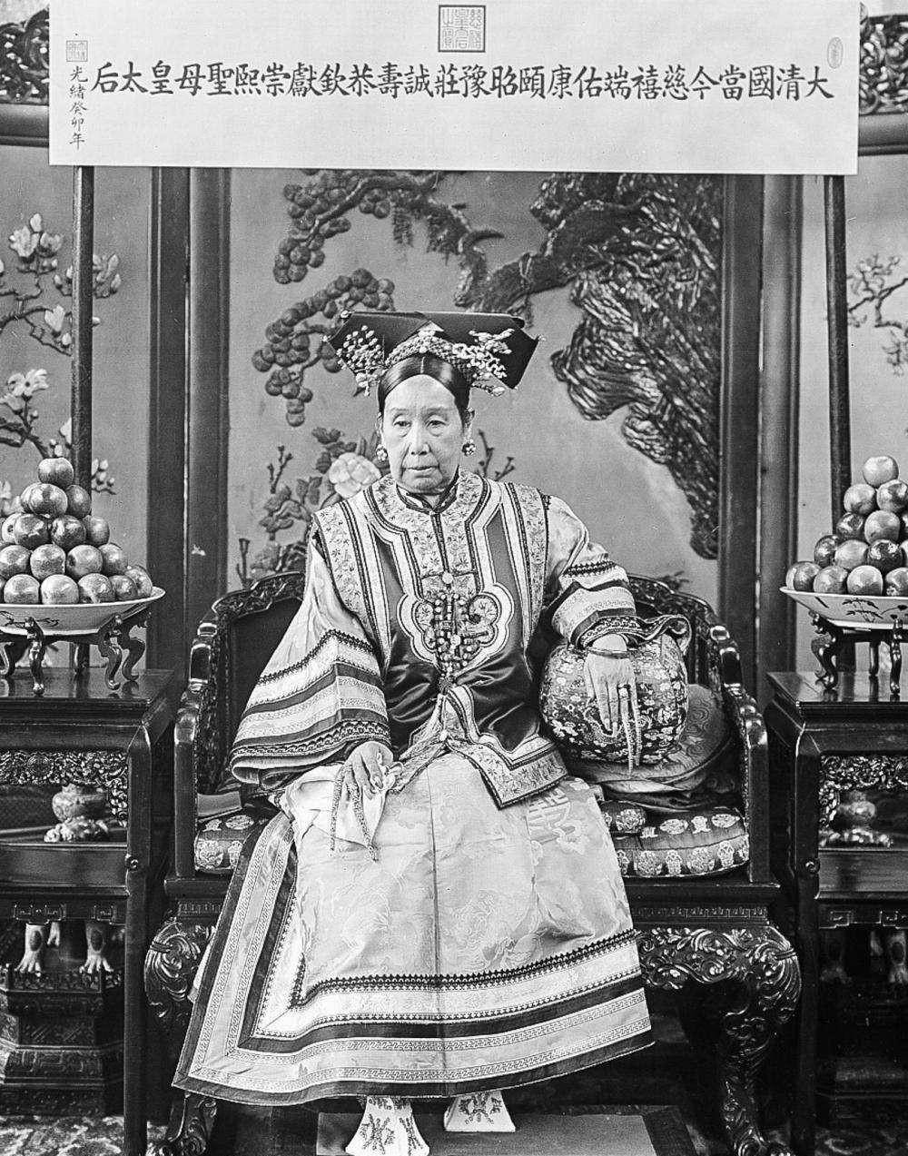 李莲英真实相貌:身体残缺,面露阴险,最终却身首异处_慈禧_权力_清朝