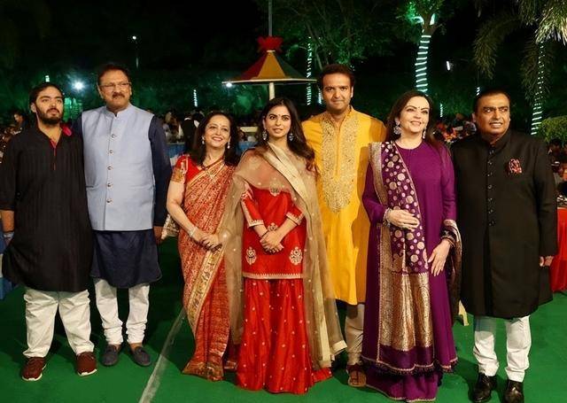 曾减肥200多斤又反弹,未婚妻小鸟依人真漂亮_南特_安巴尼_妮塔