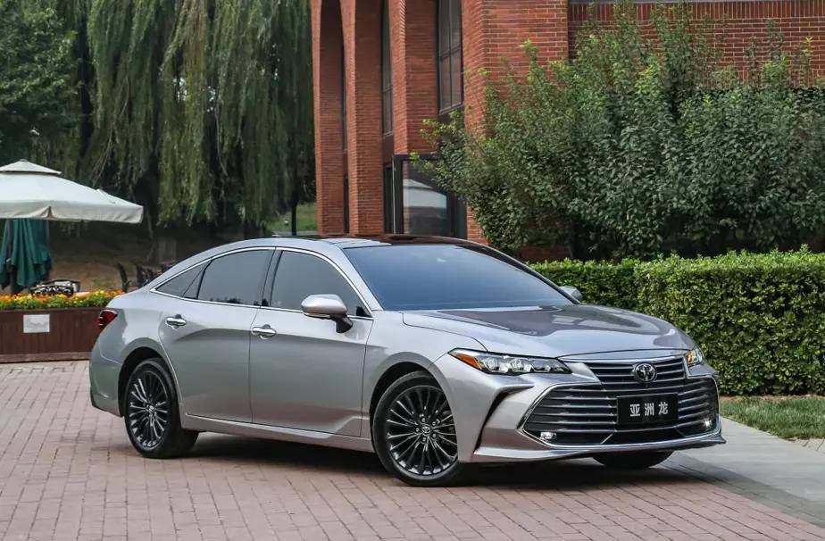 国产第十四代皇冠停产,丰田在华的旗舰之路谁来续写?_搜狐汽车_搜狐网