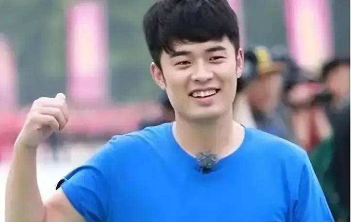 后来,陈赫加入跑男》,更是凭借着幽默风趣的性格圈粉无数.