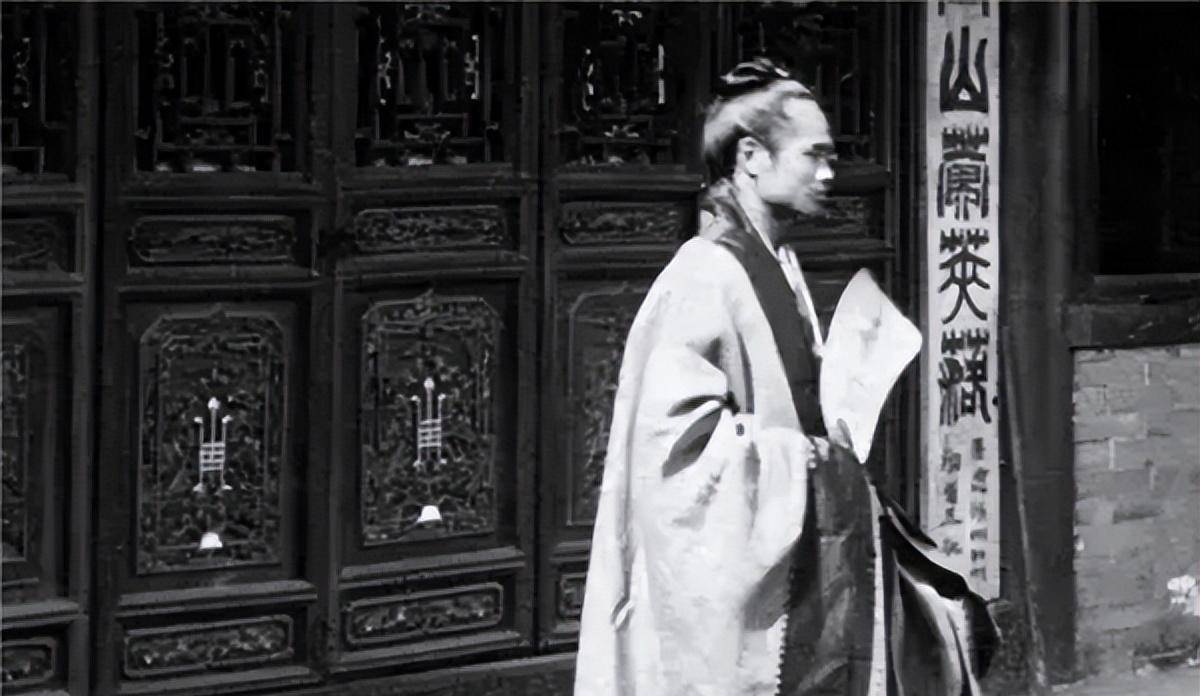 女助手道出实情_摸骨_战场_盲人