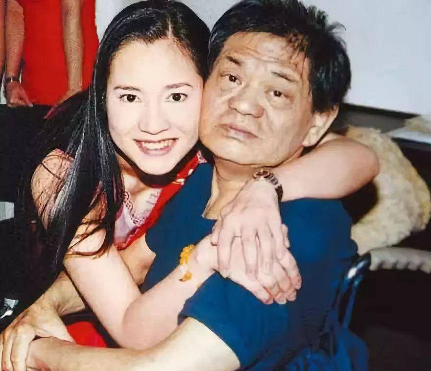 丑男黄任中:赚56亿花20亿泡妞,给儿子留下26亿巨债后凄惨离世_黄少谷