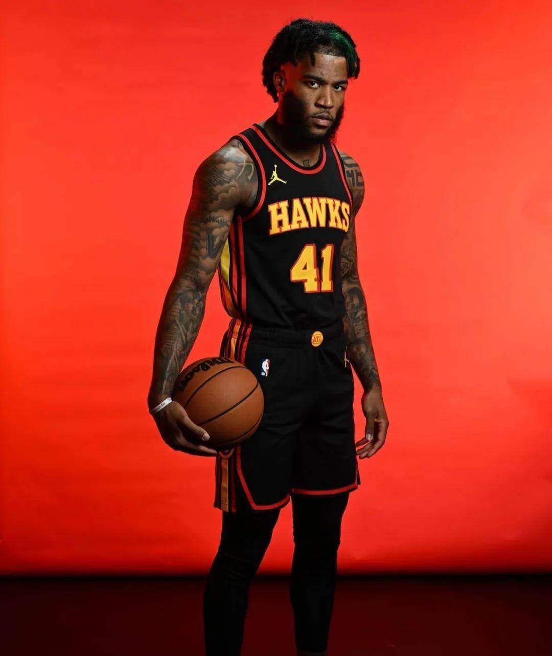 膝盖反关节萨迪克贝十字韧带撕裂他还能拿到大合同