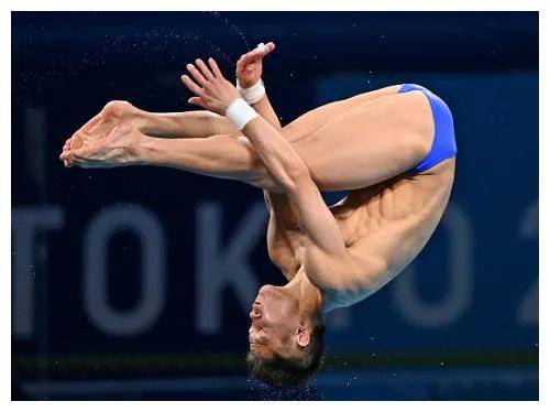 原创泳裤太小惹关注陈艾森遭遇尴尬男跳水运动员的心事揭秘