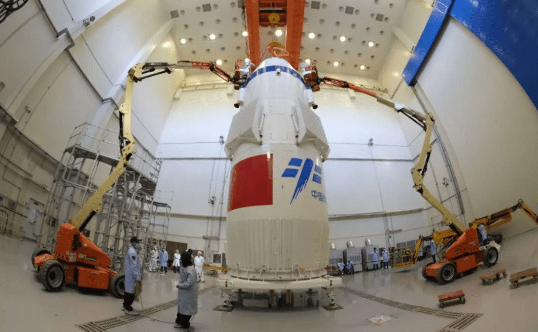 原创神舟十八号将发射神十七返回为何每次去3位航天员不能更多