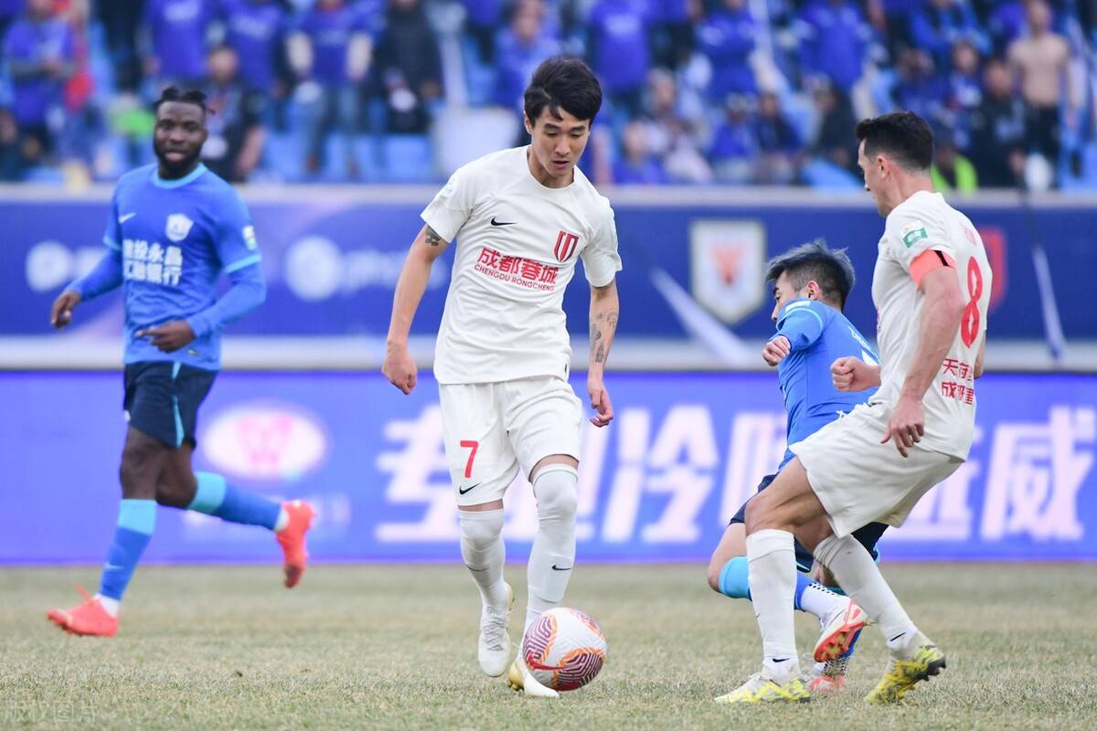 韦世豪在加盟成都蓉城队之后,基本上是以替补出战.