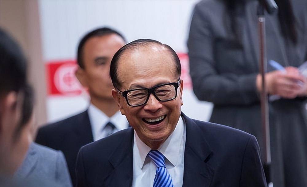 庄月明李嘉诚的发妻助他成为香港首富为何在58岁突然离世