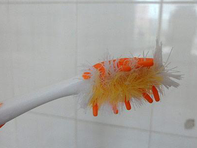 原创搞笑图片幽默段子笑话朋友你的牙刷应该用了有一年了吧