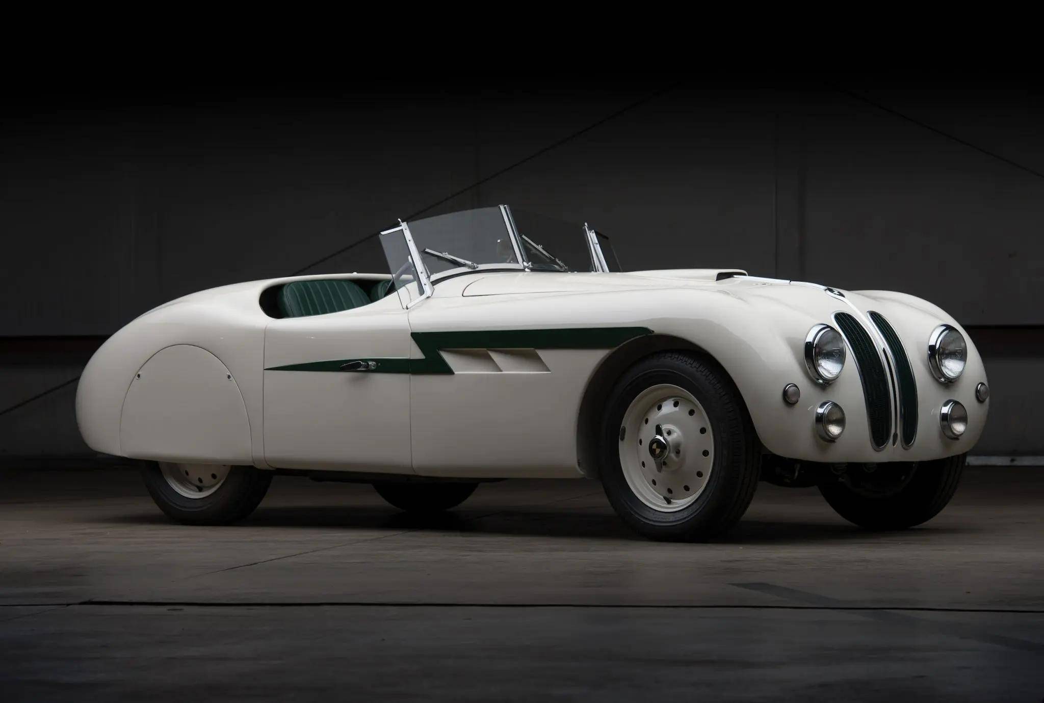 澳洲一台成色极好的老爷车待售,宝马能有今天的成就,功臣就是它_搜狐