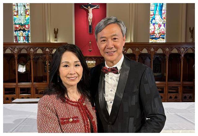 吴香伦_家庭_一家