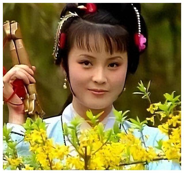 首先给你们介绍尤家姐妹兄,一家人,清誉早被世人唾弃.