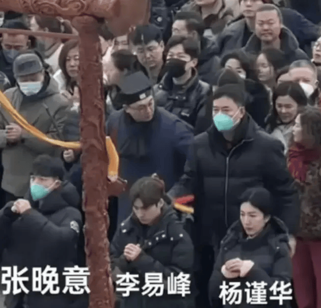 原创肖战和经纪人的恋爱瓜丑男爆改后自信心爆棚热巴被花少团孤立的瓜