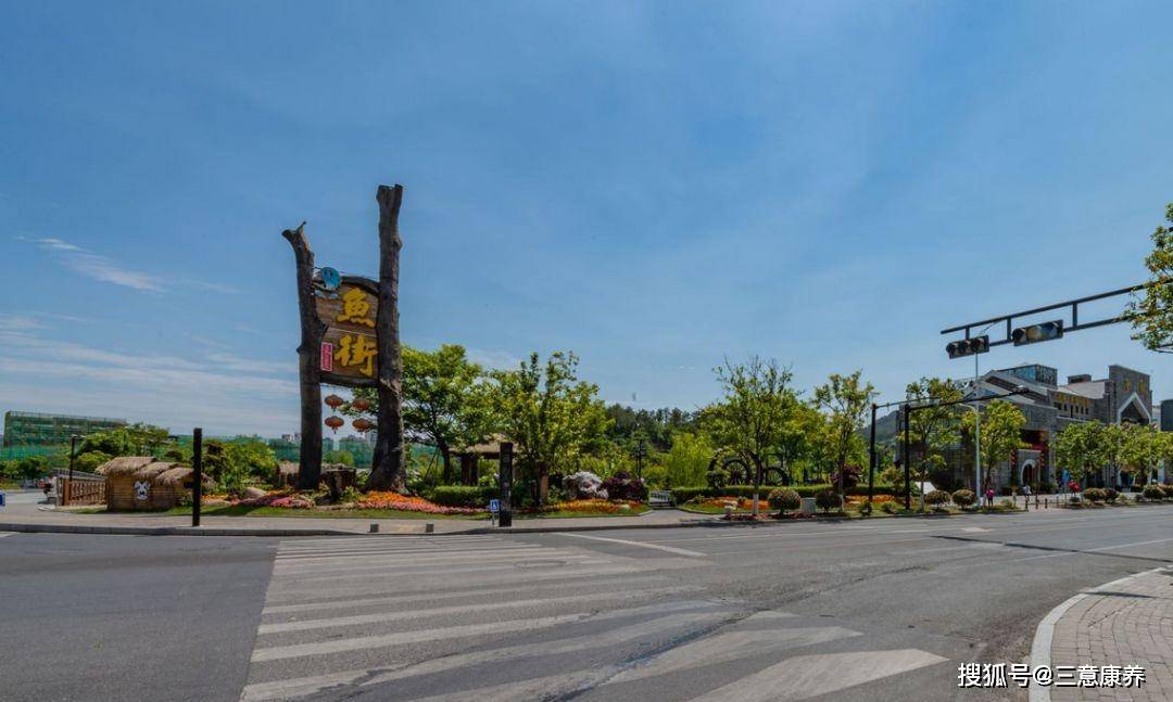 4天3晚408元/人起包吃住,近鱼街景区_电热水壶_房间_平台