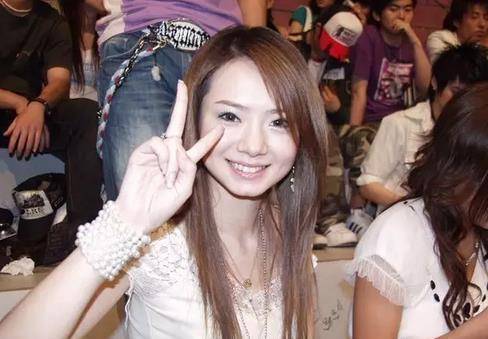 原创踢走主唱分赃不均这些组合的结局都印证了凤凰传奇有多清醒