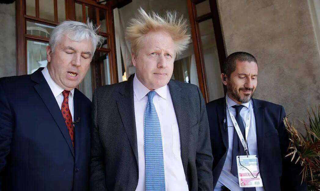 在世界范围内制造矛盾,堪称世界搅屎棍.