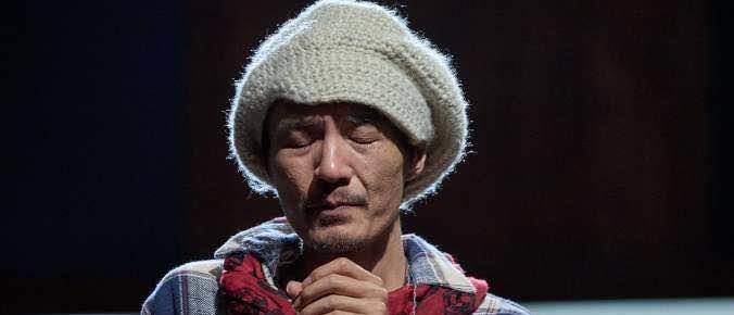 叫《妈妈,我》,收录在他的第一张专辑《我去2000年》中,很多朴树的老