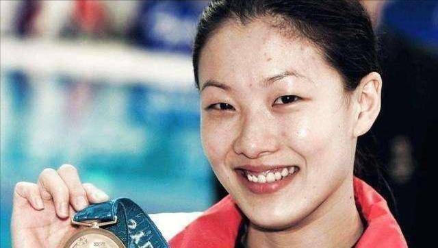 原创原创跳水皇后伏明霞事业巅峰期退役嫁大26岁梁锦松5年生3娃