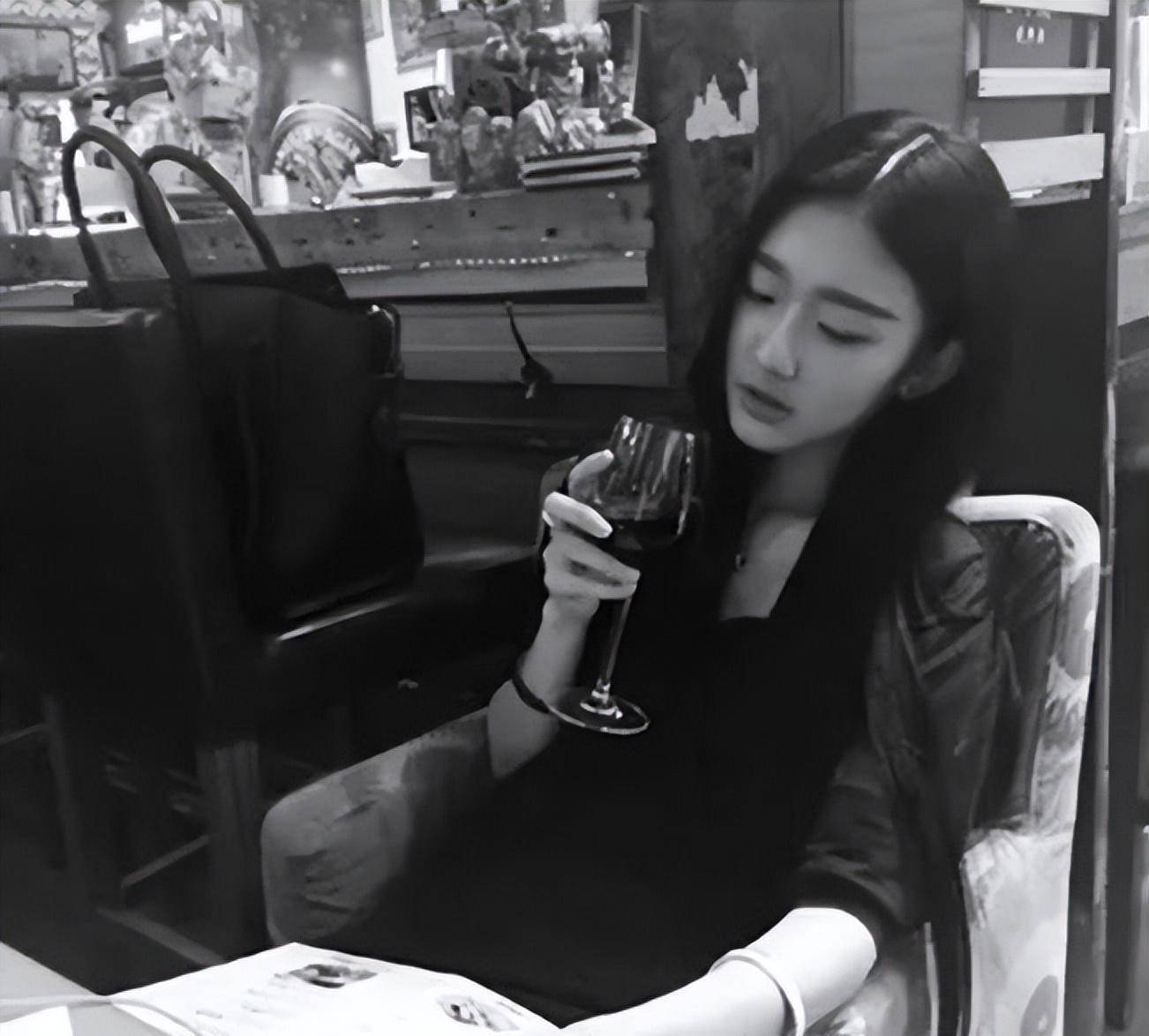 原创"作天作地"袁雨萱:综艺中睡大觉惹怒刘芸,如今还能被杨幂力捧
