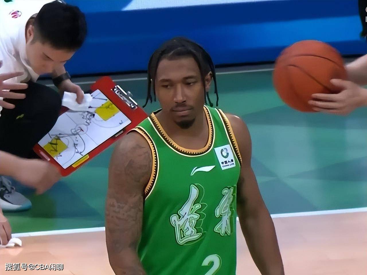 没有一点斗志,还不如国内球员,周洋这次给辽篮找到人,确实不咋地,这笔