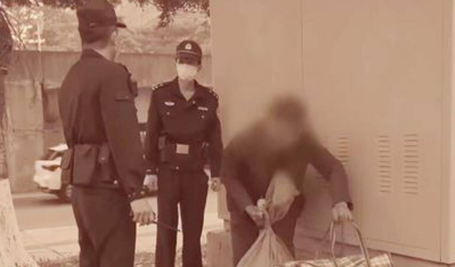 在案件确认后,贵州派出所派遣民警前往广东将杨国二逮捕,手足兄弟为何