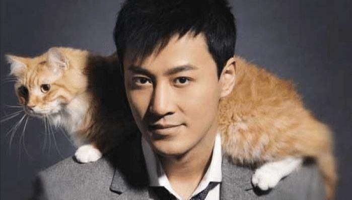 原创原创双栖巨星林峯娶小14岁娇妻张馨月录制节目女儿罕露面