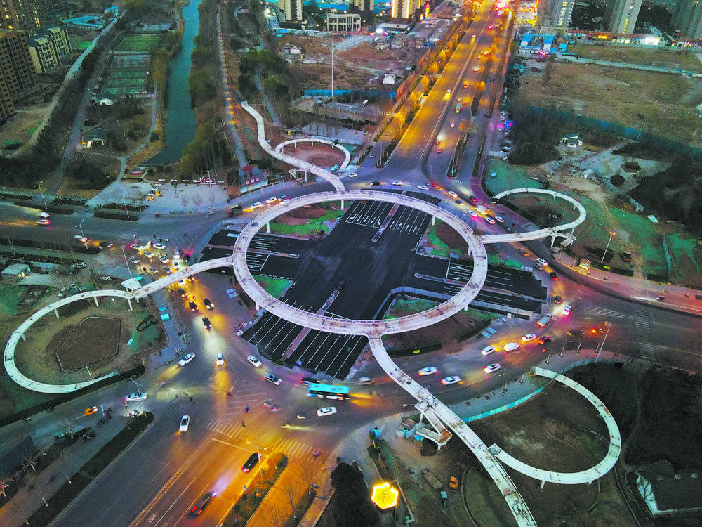菏泽首座圆形景观步行天桥华丽变身