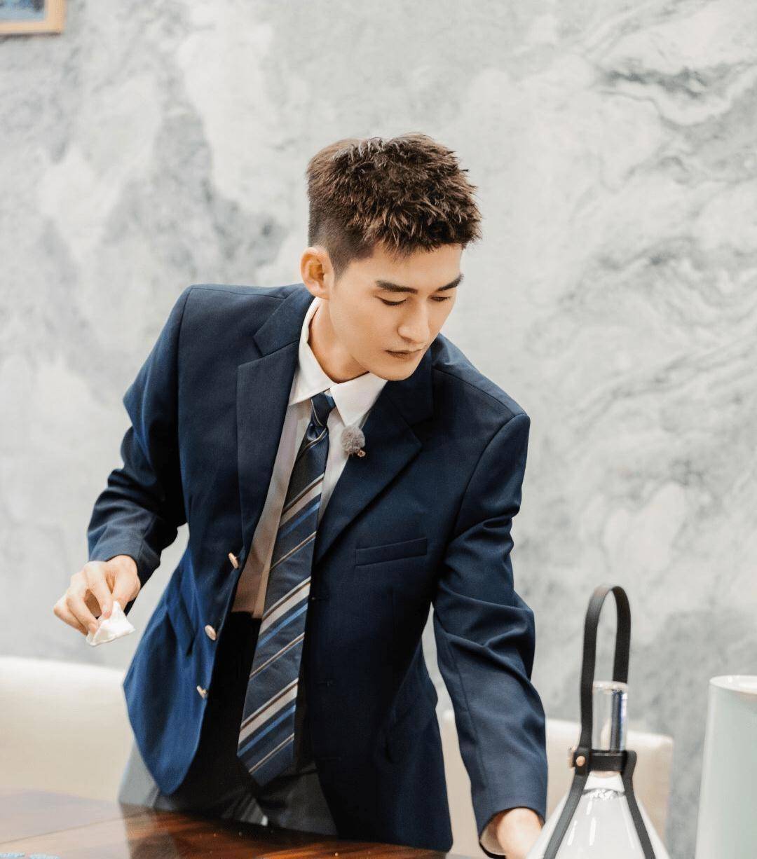 原创原创捂腿杀摸头杀轮番上演张翰的孟子之义是真的吗