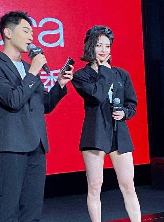 原创the9成员生图刘雨昕帅气虞书欣甜美谢可寅成门面担当