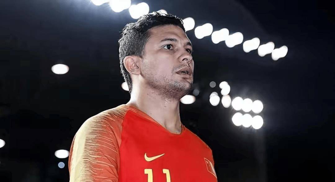 原创张玉宁跟艾克森谁是国足第一中锋新加坡之战见分晓cctv5直播