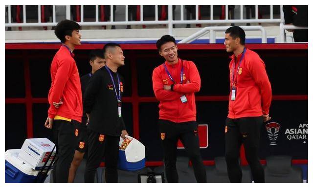 仅1国脚连狂赛5场受伤,伊万伤势沉重=放弃国足梦_吴少聪_比赛_地方队