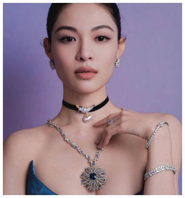 钟楚曦胸胯齐扬马伊琍柔腰优美唐嫣婀娑娇俏女星魅力尽显