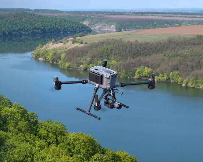 无人机在水质监测中的作用与前景