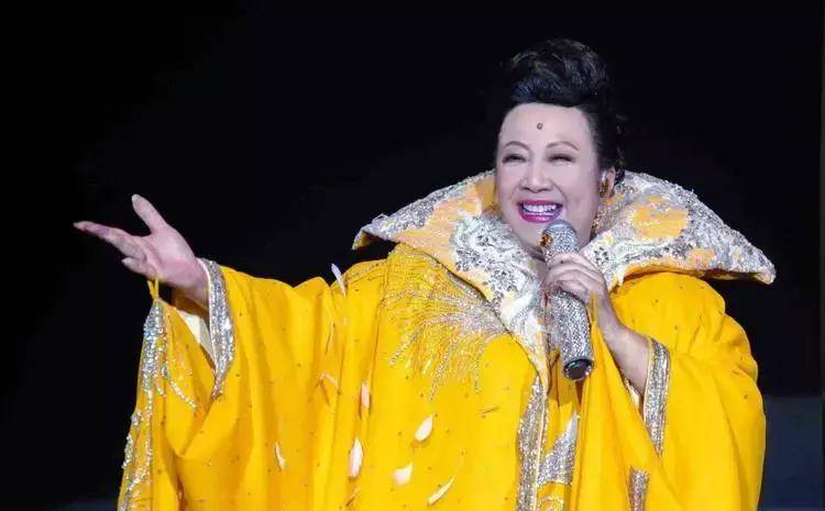 与小17岁男友再度牵手,称不会再婚,生育_安迪_香港_孩子