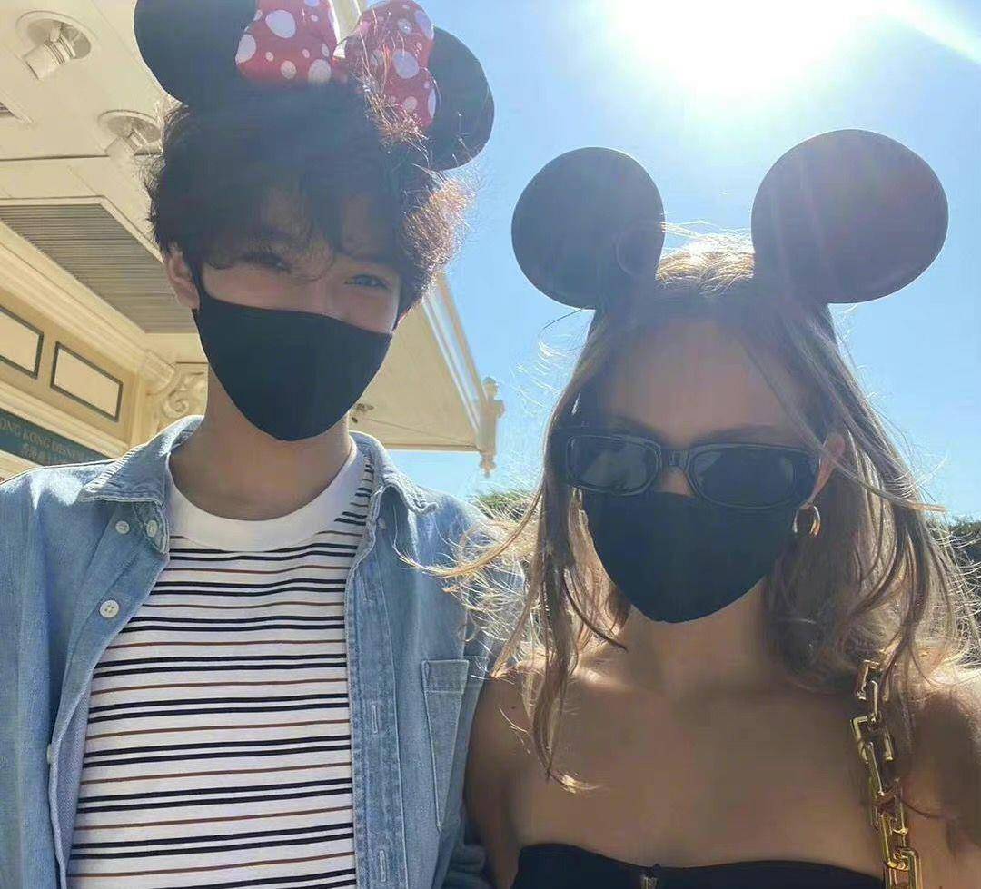 袁咏仪不愧是张智霖黑粉看老公戴头巾摘棉花称其像狼外婆