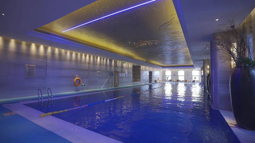 "泳"往直前,赤峰富力万达嘉华酒店游泳趣味赛招募开始啦!奖品丰厚!_活