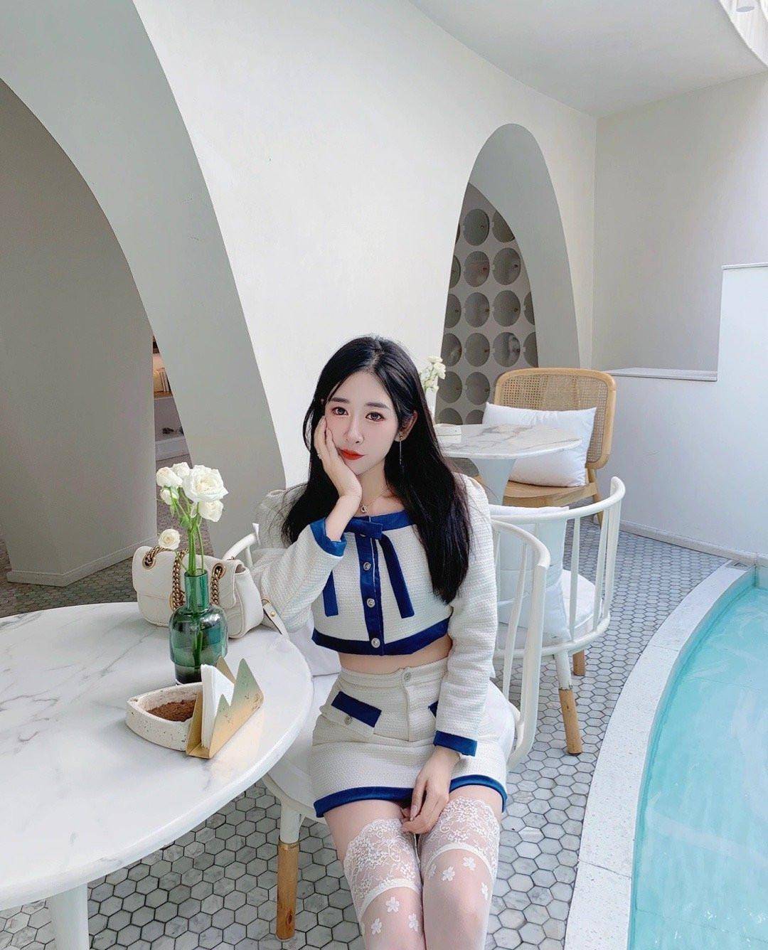 原创春天少穿黑色白加蓝的小清新打扮大家喜欢吗