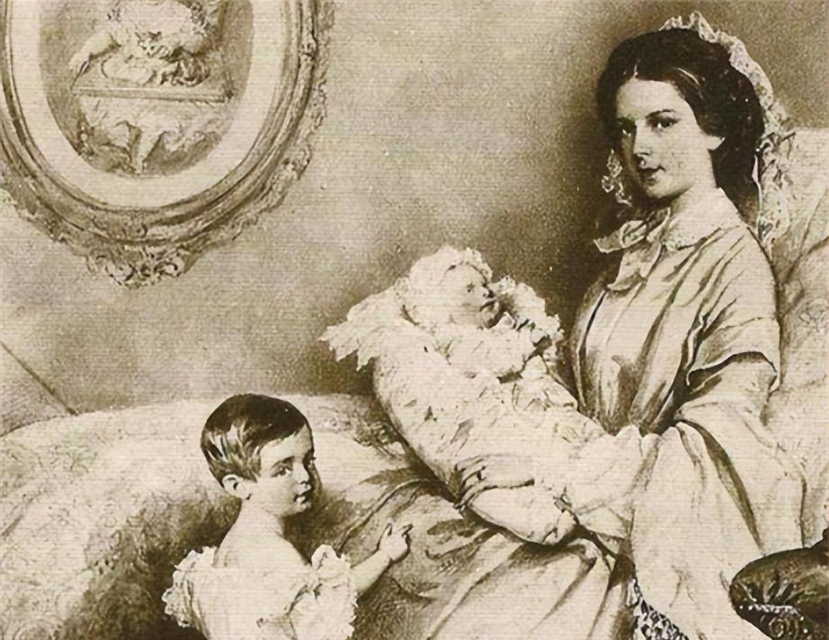原创茜茜公主被称为欧洲百年第一美人15岁嫁入皇室61岁死于刺杀