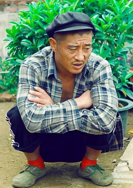 理人,一手垄断了山货行业,其儿子也垄断了水果产业,并与王氏家族联姻
