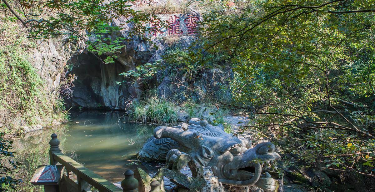 原创浙江宁波这座千年古刹隐藏在深山之中东来第一山因其得名