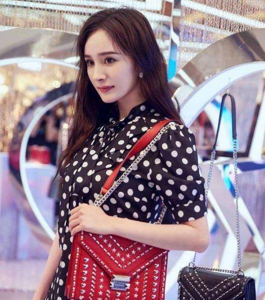 刘丹曝小糯米近况,刘恺威被夸好爸爸,网友:"你妈在跟人约会"_杨幂