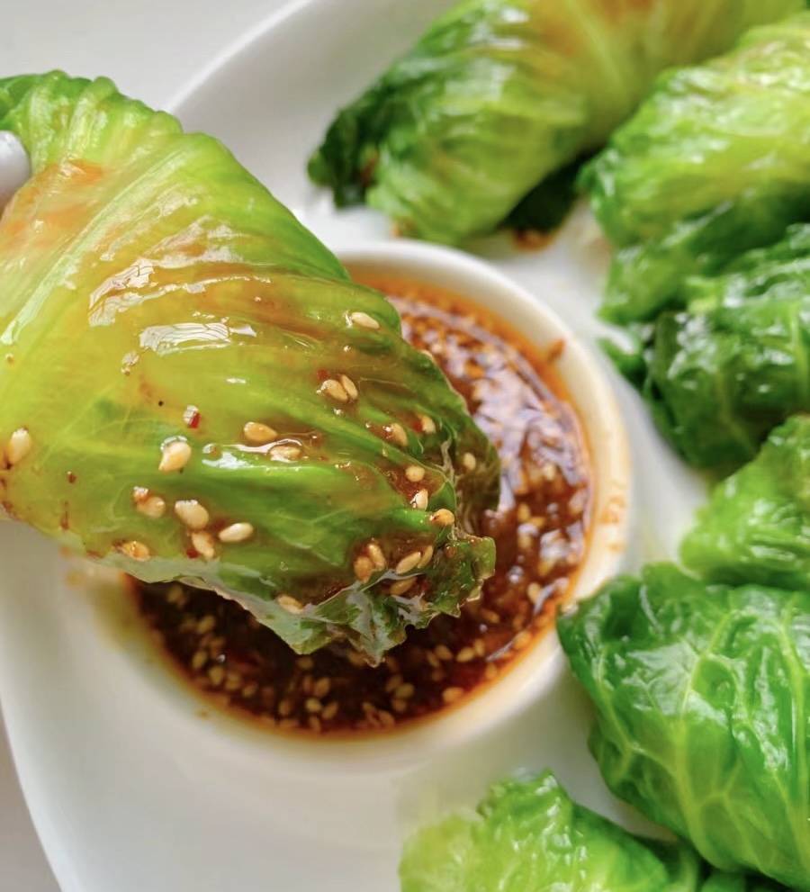 《素版北京烤鸭:蔬菜生菜卷》