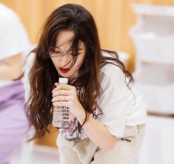 二公观众喜爱度:孟佳垫底,伊能静进前10,第1不出所料_万茜_宁静_排名