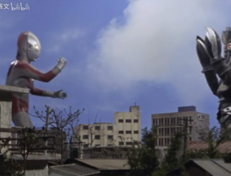 2,杰克奥特曼第二次的巴尔坦能挡住初代的一下攻击,而且比上次胆子要