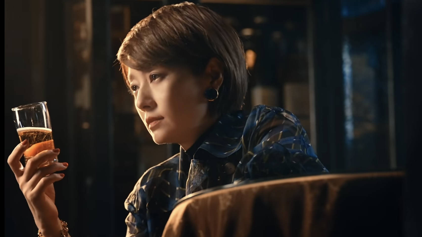 原创39岁文章近照引发热议疑似与新女友旅游女方比马伊琍年轻