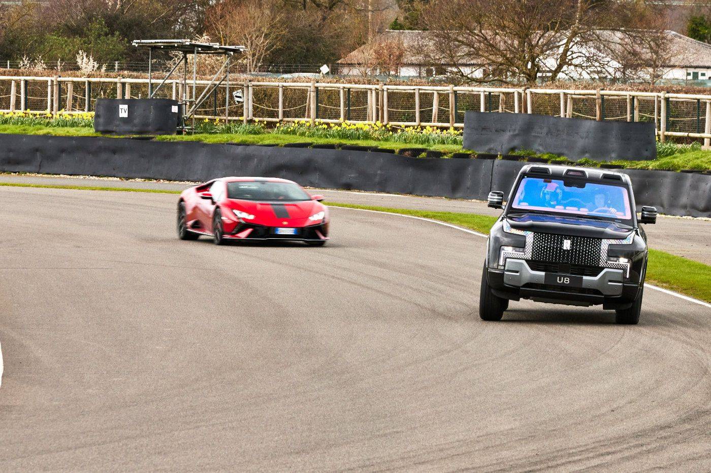 仰望u8闪耀古德伍德试驾日,与全球顶尖品牌同场竞技_搜狐汽车_搜狐网