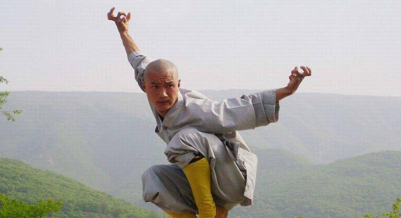 原创古代型男如何保持身材搬砖举鼎跟虎斗比现代丰富多了