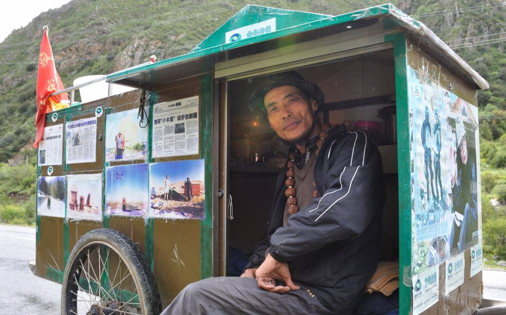 浙江小伙35年徒步30万公里号称天下第一疯59岁客死异乡