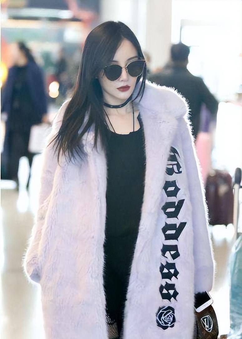 她曾是金马影后,为了爱情分手贾乃亮,如今成到无戏可拍_李小璐_韩庚