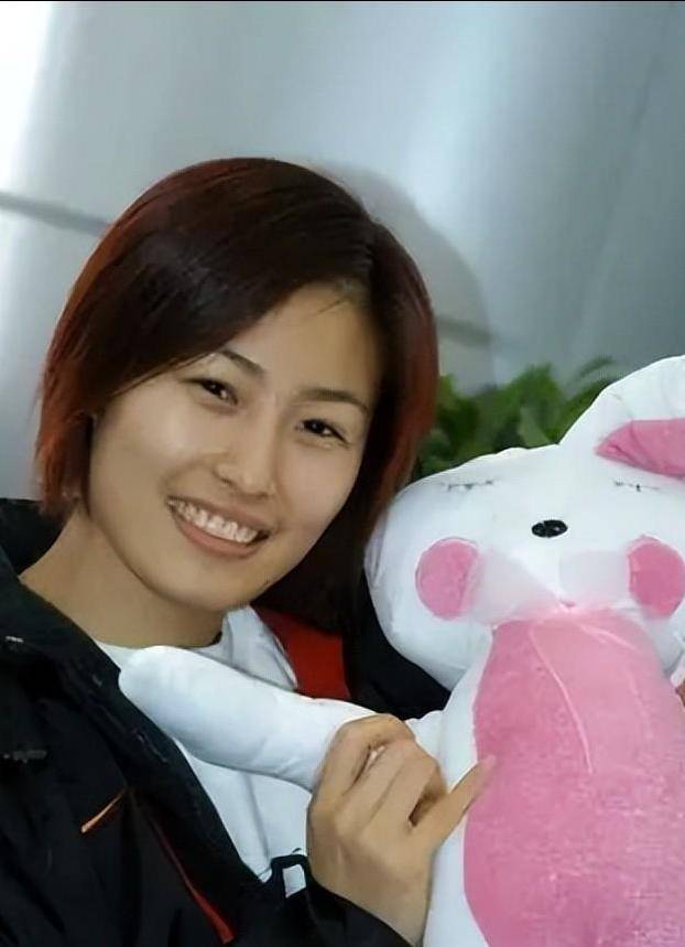 原创她曾是女篮第一后卫负气离开地方队被郑薇劝回如今过得怎样