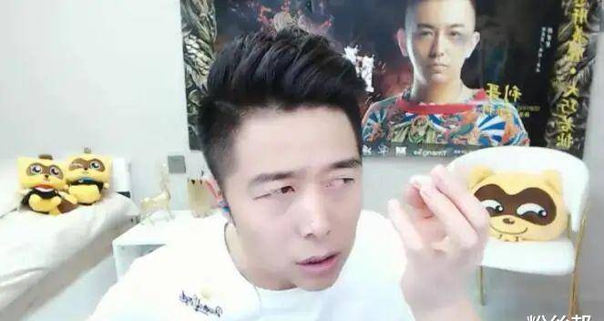 原创舞帝于利合约到期目前恢复自由身将在yy举行告别出镜